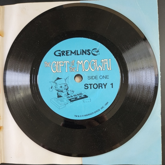 Gremlins "The Gift of the Mogwai" Read-Along Book & Record 7" 33-1/3 1984 - Picture 4 of 6